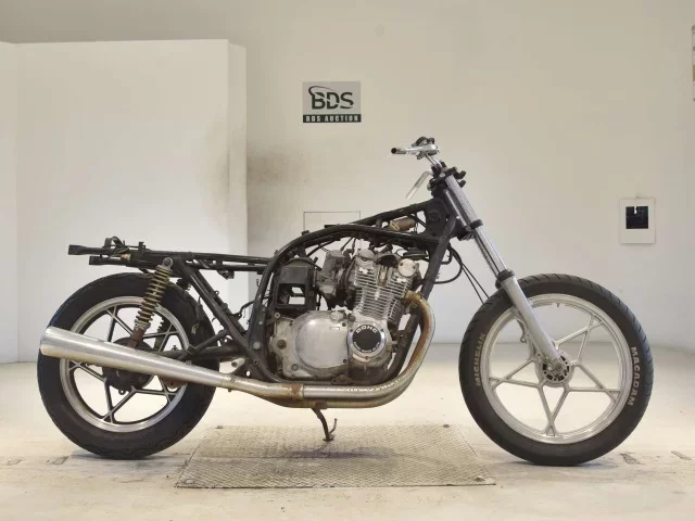 Suzuki GS750E SHO LOUIS NOT EQUIPPED