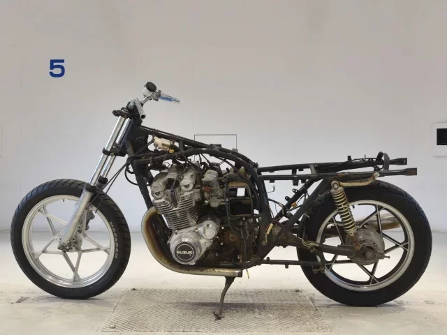 Suzuki GS750E SHO LOUIS NOT EQUIPPED