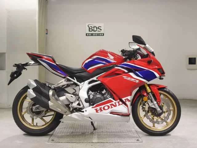 Honda CBR250RR-2A лот № 5306 оценка 5  с аукциона в Японии