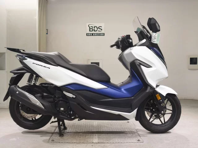 Honda FORZA -4 лот № 5187 оценка 5  с аукциона в Японии