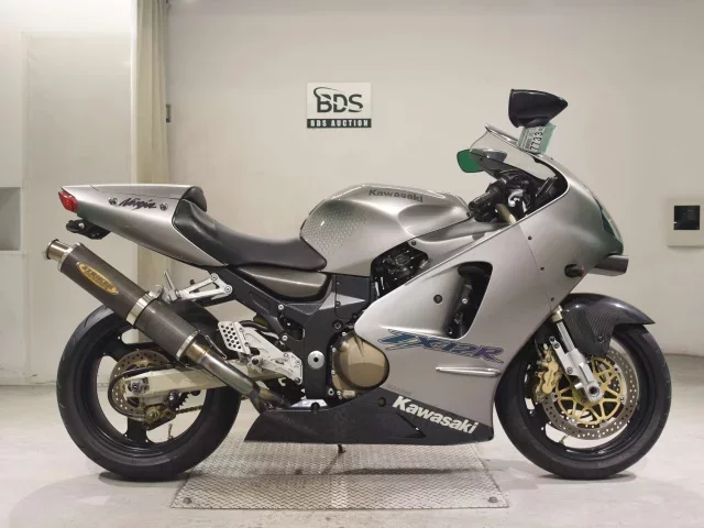 Kawasaki ZX-12R лот № 7733 оценка 4  с аукциона в Японии