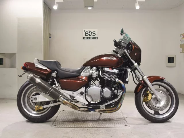 Honda X4 лот № 5357 оценка 5  с аукциона в Японии