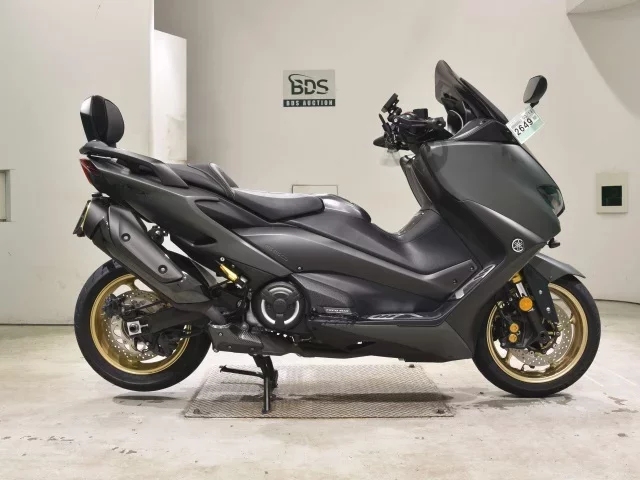 Yamaha T-MAX560T лот № 2649 оценка 5  с аукциона в Японии