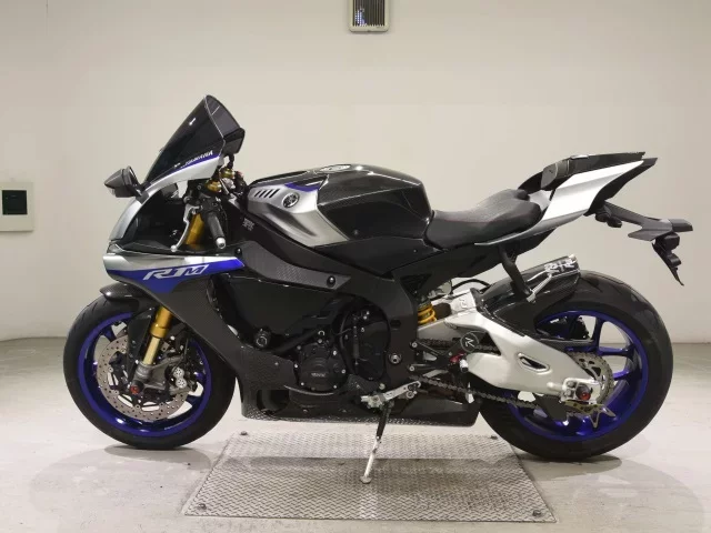 Yamaha YZF-R1M
