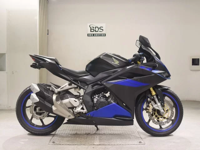 Honda CBR250RR-2 лот № 5084 оценка 4  с аукциона в Японии