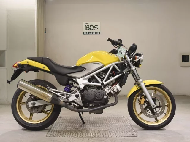 Honda VTR250 лот № 5340 оценка 4  с аукциона в Японии