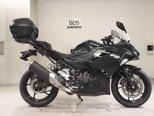 Kawasaki NINJA400-2 лот № 7514 оценка 5  с аукциона в Японии