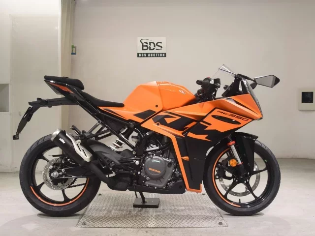 KTM  RC390 лот № 5114 оценка 7  с аукциона в Японии