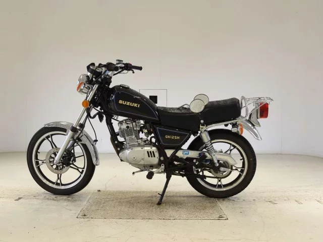 Suzuki GN125H