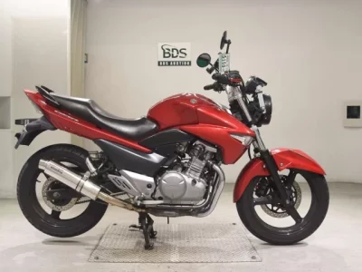 Suzuki GSR250