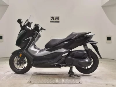 Honda FORZA -4