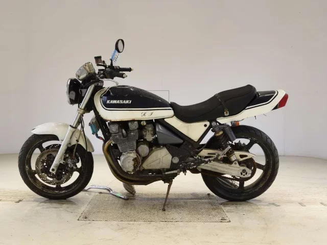 Kawasaki ZEPHYR400-2 SHO LOUIS NOT EQUIPPED
