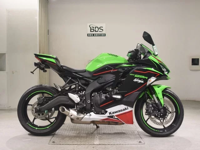 Kawasaki ZX-25R лот № 5252 оценка 5  с аукциона в Японии