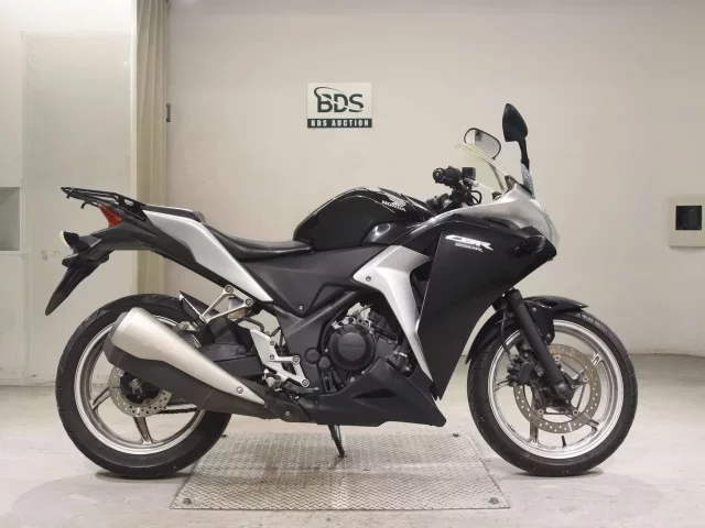 Honda CBR250R лот № 7596 оценка 4  с аукциона в Японии