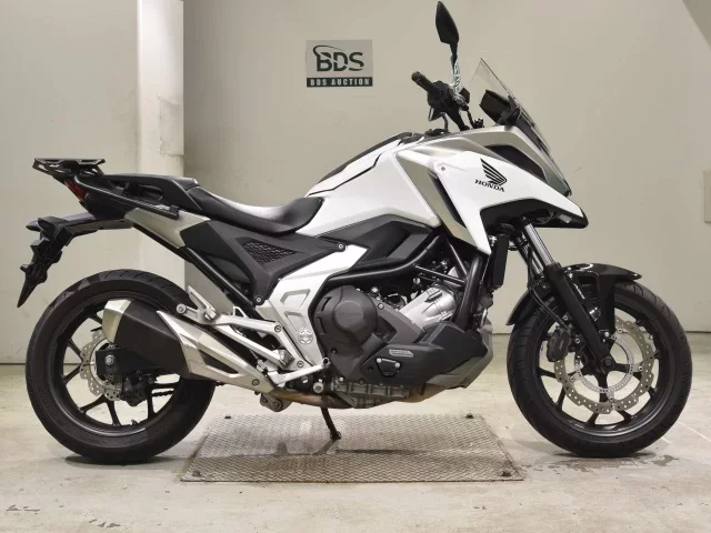 Honda NC750X-3 лот № 2740 оценка 4  с аукциона в Японии