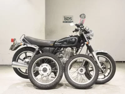 Yamaha SR400-4