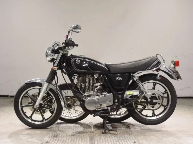 Yamaha SR400-4