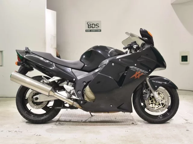 Honda CBR1100XX лот № 2758 оценка 4  с аукциона в Японии
