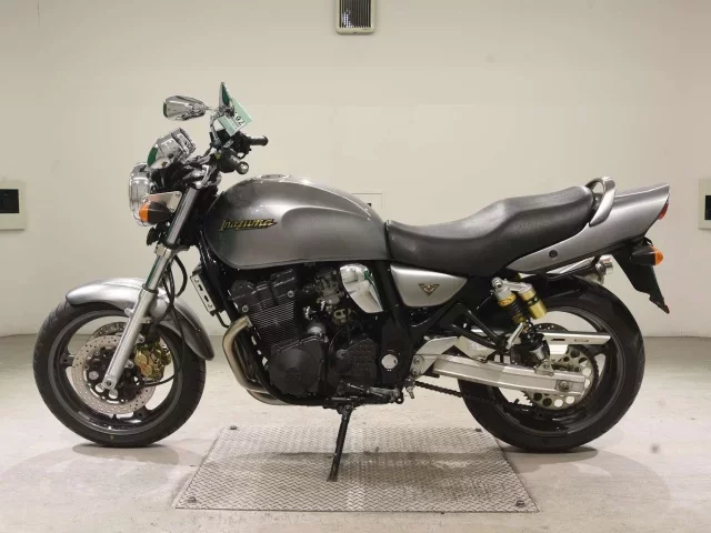 Suzuki INAZUMA 400