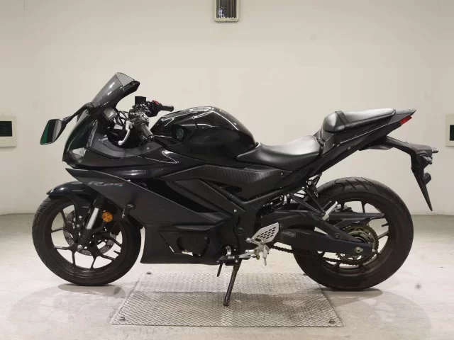 Yamaha YZF-R25A