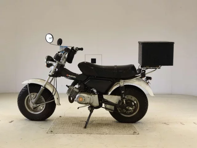 Suzuki RV90
