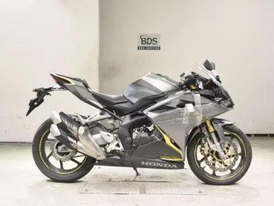 Honda CBR250RR-2
