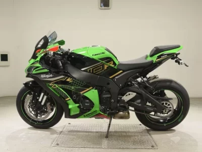 Kawasaki ZX-10RA лот № 5343 оценка 7  с аукциона в Японии 2
