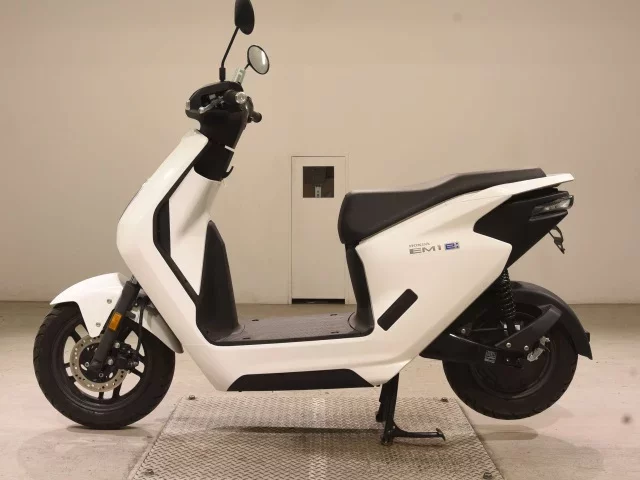 Honda EM1E: