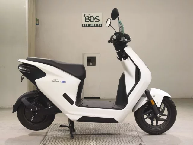 Honda EM1E: