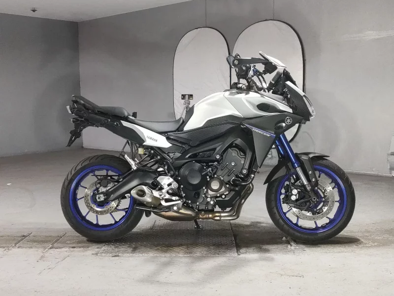 Yamaha MT-09 лот № 3106 оценка 4  с аукциона в Японии