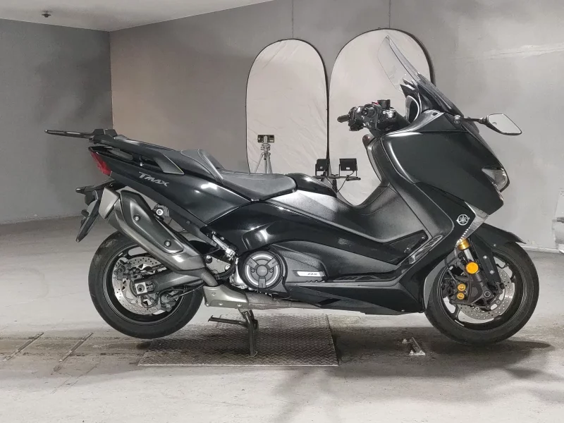 Yamaha T-MAX530DX лот № 5207 оценка 4  с аукциона в Японии
