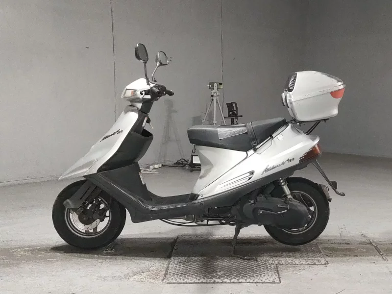 Suzuki ADDRESS V100