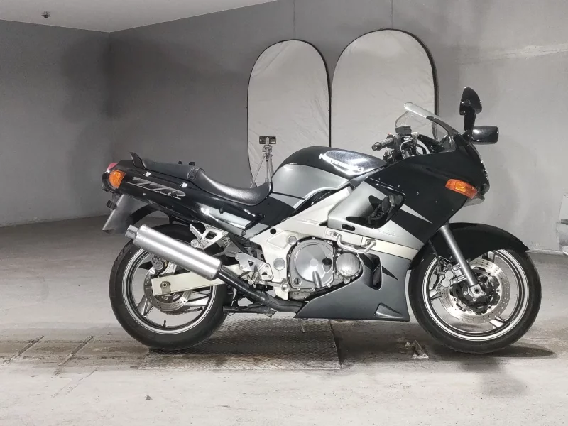 Kawasaki ZZR400