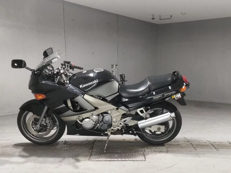 Kawasaki ZZR400