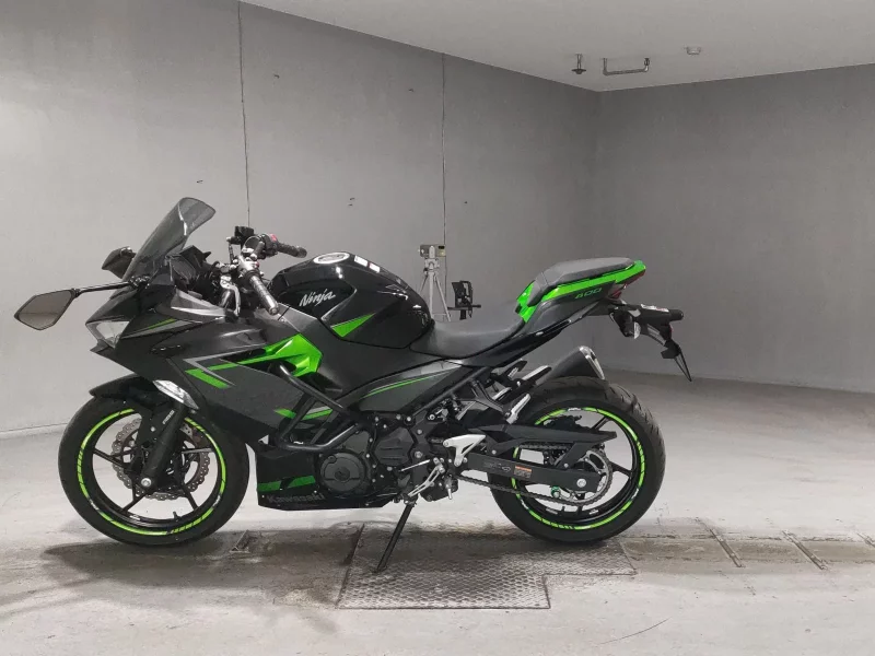 Kawasaki NINJA400
