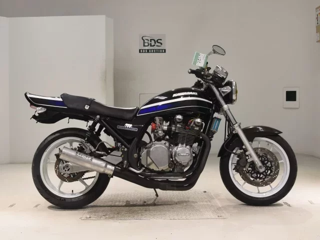 Kawasaki ZEPHYR750 лот № 0194 оценка 4  с аукциона в Японии