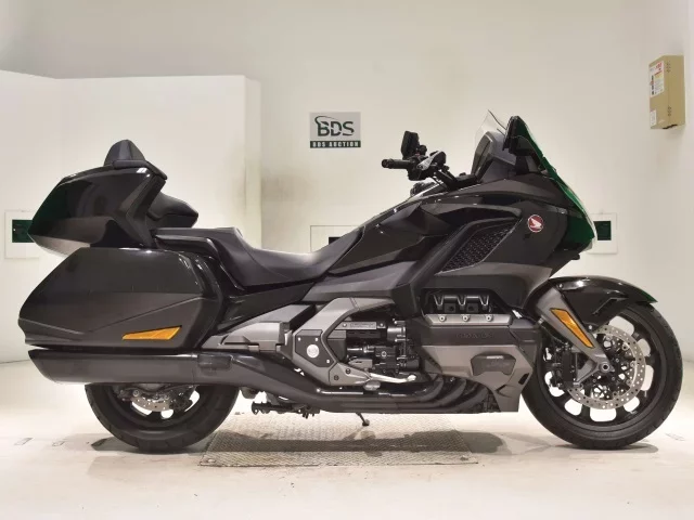 Honda GL1800 TOUR D лот № 2713 оценка 5  с аукциона в Японии