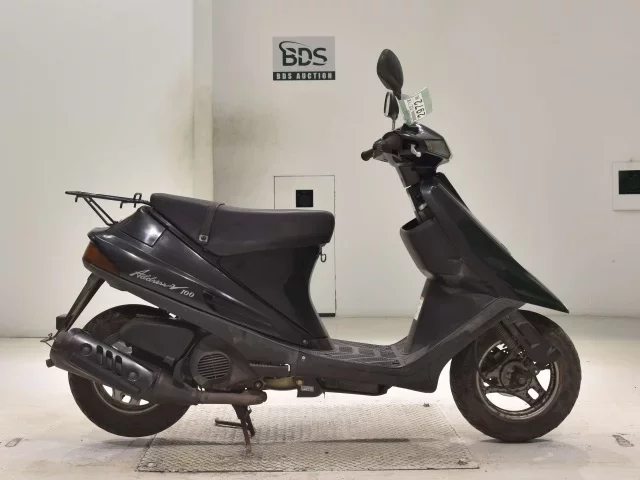 Suzuki ADDRESS V100