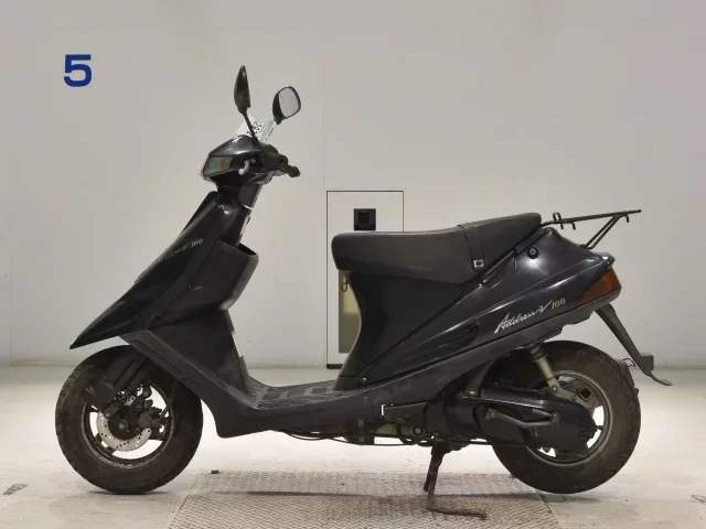 Suzuki ADDRESS V100