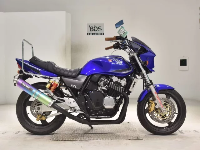 Honda CB400SFV-2 лот № 2792 оценка 4  с аукциона в Японии