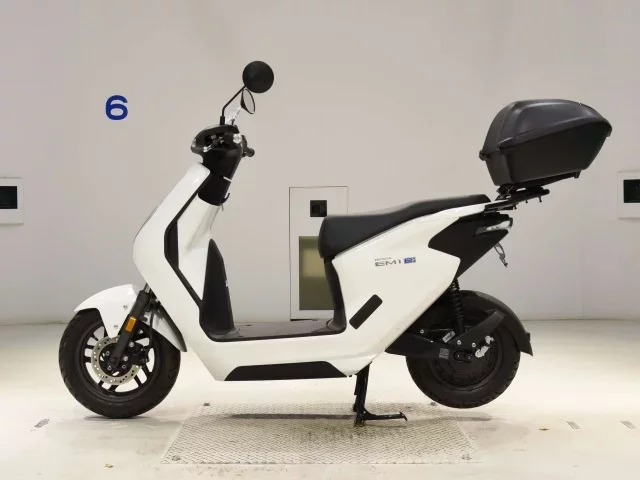 Honda EM1E: