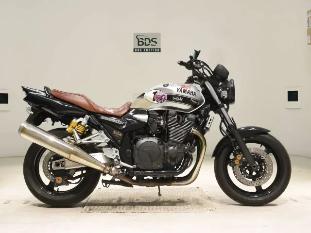Yamaha XJR1300-2 лот № 7849 оценка 4  с аукциона в Японии