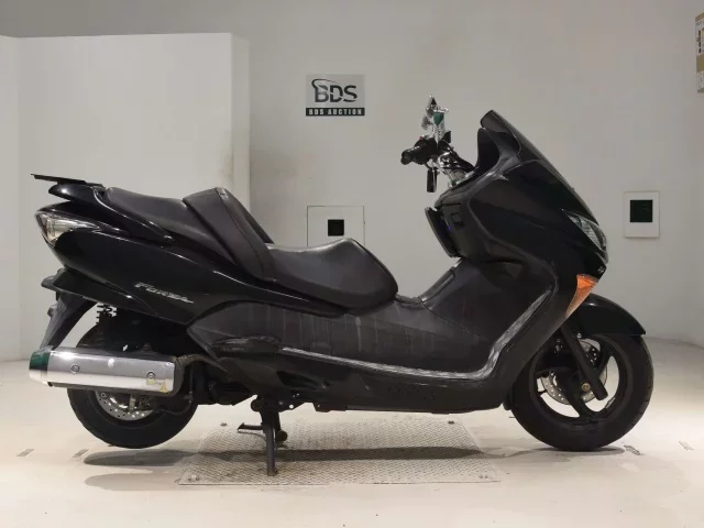 Honda FORZA Z лот № 0121 оценка 4  с аукциона в Японии