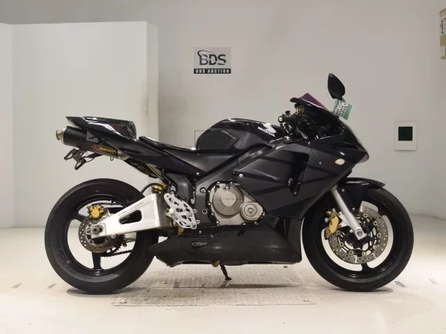 Honda CBR600RR лот № 0302 оценка 4  с аукциона в Японии