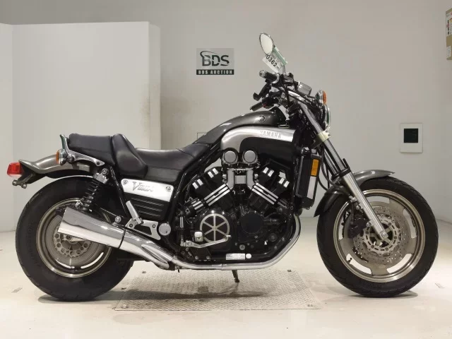 Yamaha V-MAX лот № 0362 оценка 4  с аукциона в Японии