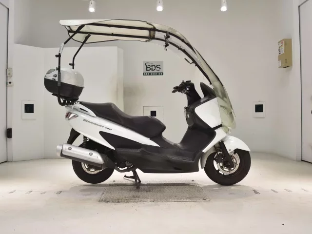 Suzuki BURGMAN 200YANE EXIST лот № 8001 оценка 4  с аукциона в Японии