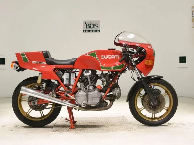 Ducati  900MHR лот № 2622 оценка 4  с аукциона в Японии