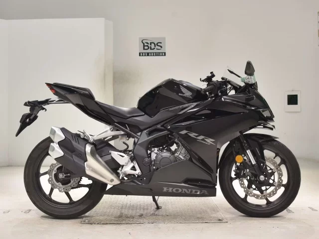 Honda CBR250RR-2A лот № 2815 оценка 5  с аукциона в Японии