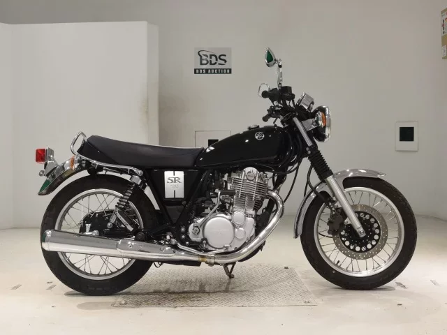 Yamaha SR400-5 лот № 0492 оценка 4  с аукциона в Японии