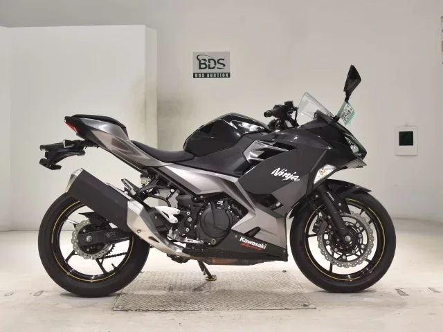 Kawasaki NINJA400-2 лот № 0256 оценка 5  с аукциона в Японии